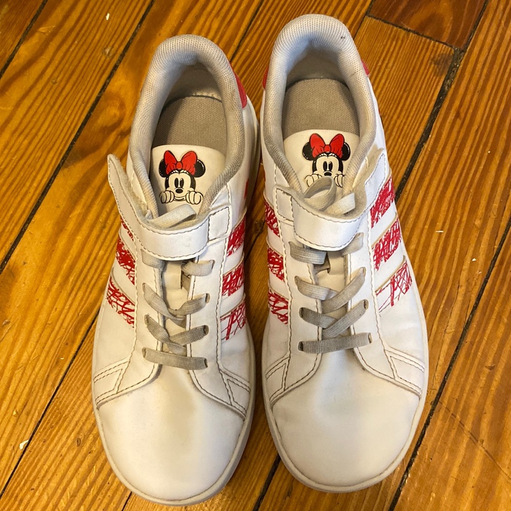 Girls Size 3 adidas Minnie Mouse shoes